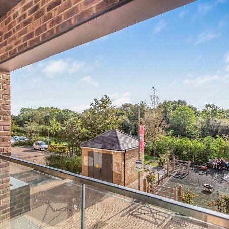 Modern 1 Bedroom Apartment With Parking In Colindale, London 에지웨어 외부 사진
