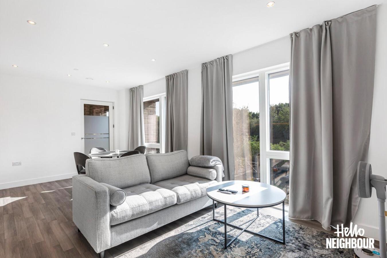 Modern 1 Bedroom Apartment With Parking In Colindale, London 에지웨어 외부 사진