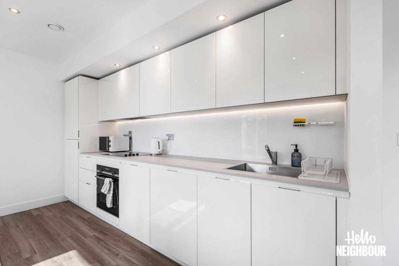 Modern 1 Bedroom Apartment With Parking In Colindale, London 에지웨어 외부 사진