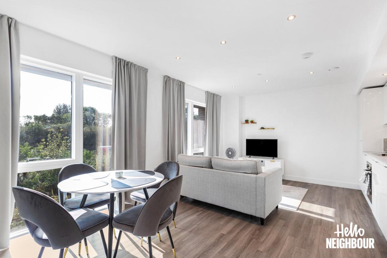 Modern 1 Bedroom Apartment With Parking In Colindale, London 에지웨어 외부 사진